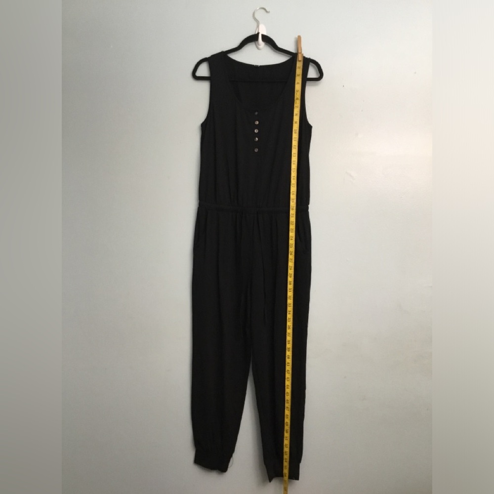 Black Jumpsuit with Sleeveless Design and Tailored Fit